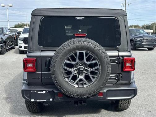 2026 Jeep Wrangler 4-Door Sahara 4x4