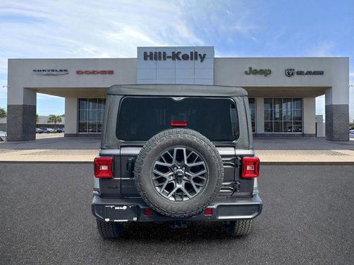 granite crystal metallic clearcoat 2026 Jeep Wrangler 4-Door Sahara 4x4