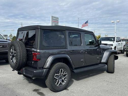 2026 Jeep Wrangler 4-Door Sahara 4x4