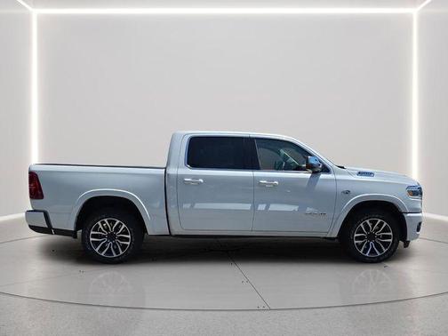 Ivory White Tri-Coat Pearlcoat 2026 RAM 1500 Longhorn