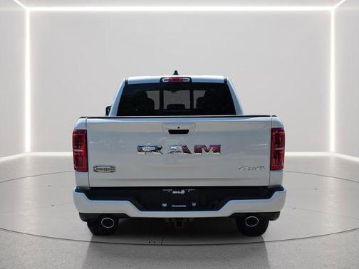 Ivory White Tri-Coat Pearlcoat 2026 RAM 1500 Longhorn