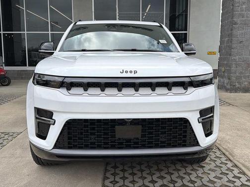 2026 Jeep Grand Wagoneer 4x2