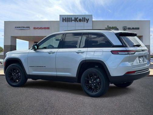 Silver Zynith 2026 Jeep Grand Cherokee Altitude