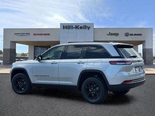 Silver Zynith 2026 Jeep Grand Cherokee Altitude