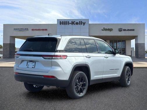 Silver Zynith 2026 Jeep Grand Cherokee Altitude