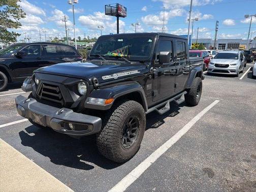 Black Clearcoat 2022 Jeep Gladiator Altitude 4x4