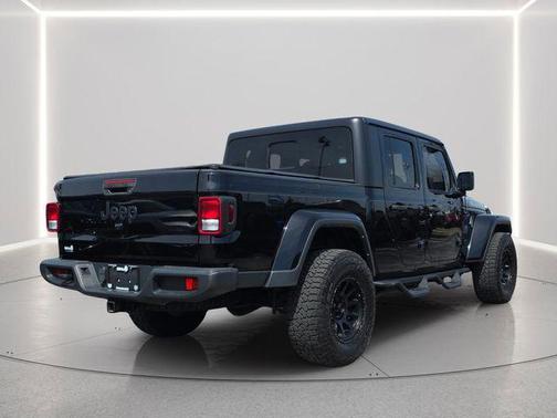Black Clearcoat 2022 Jeep Gladiator Altitude 4x4
