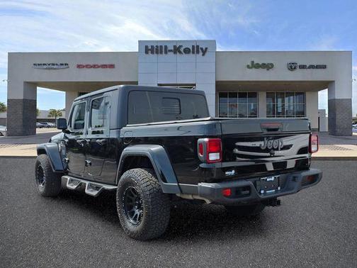 Black Clearcoat 2022 Jeep Gladiator Altitude 4x4