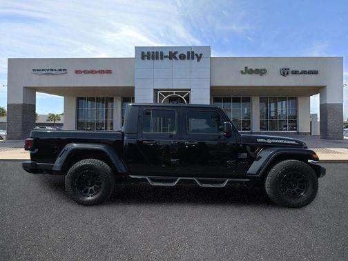 Black Clearcoat 2022 Jeep Gladiator Altitude 4x4
