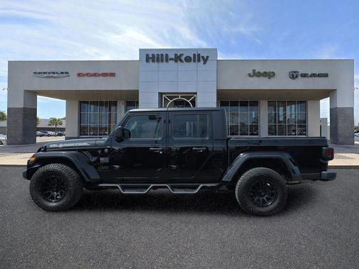 Black Clearcoat 2022 Jeep Gladiator Altitude 4x4