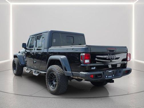 Black Clearcoat 2022 Jeep Gladiator Altitude 4x4