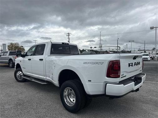 2026 RAM 3500 Big Horn Crew Cab 4x4 8' Box