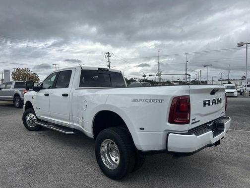 2026 RAM 3500 Big Horn Crew Cab 4x4 8' Box