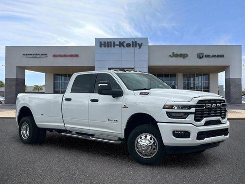 Bright White Clearcoat 2026 RAM 3500 Big Horn Crew Cab 4x4 8' Box