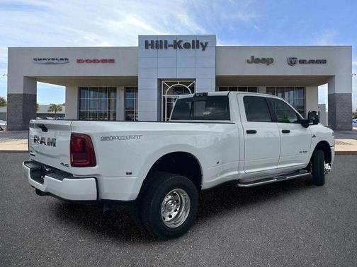 Bright White Clearcoat 2026 RAM 3500 Big Horn Crew Cab 4x4 8' Box