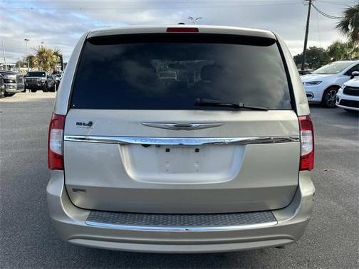 2013 Chrysler Town & Country Touring