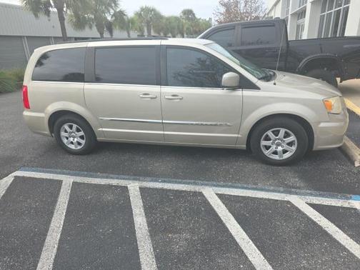 2013 Chrysler Town & Country Touring