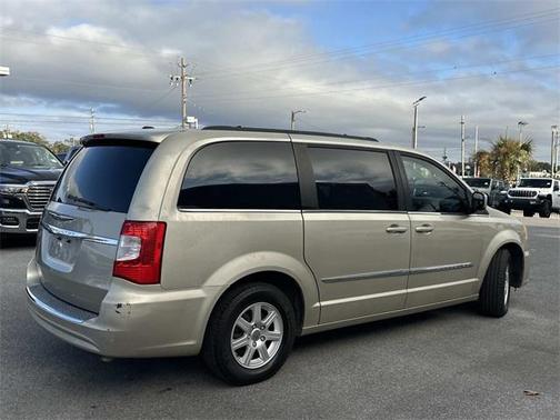 2013 Chrysler Town & Country Touring