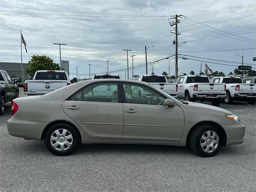 2004 Toyota Camry LE