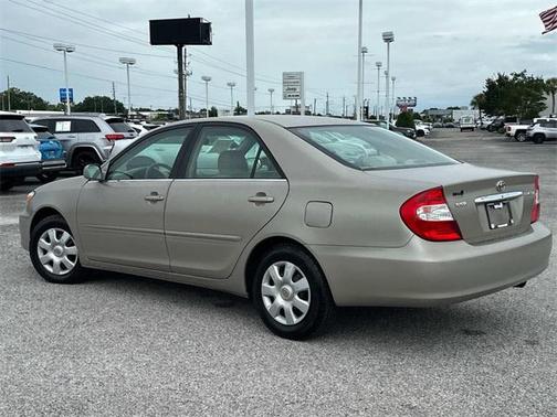 2004 Toyota Camry LE