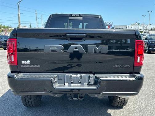 2025 RAM 2500 Big Horn Crew Cab 4x4 8' Box