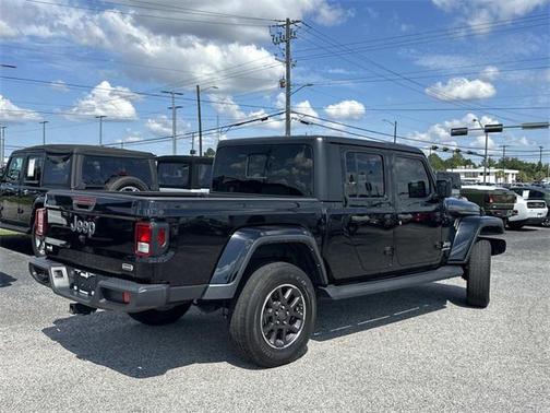 2022 Jeep Gladiator Overland
