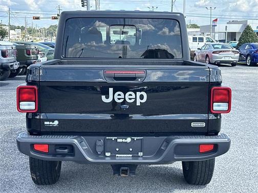 2022 Jeep Gladiator Overland