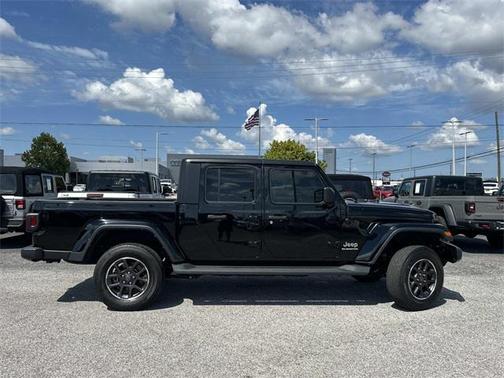 2022 Jeep Gladiator Overland