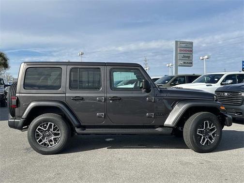 2026 Jeep Wrangler 4-Door Sahara 4x4