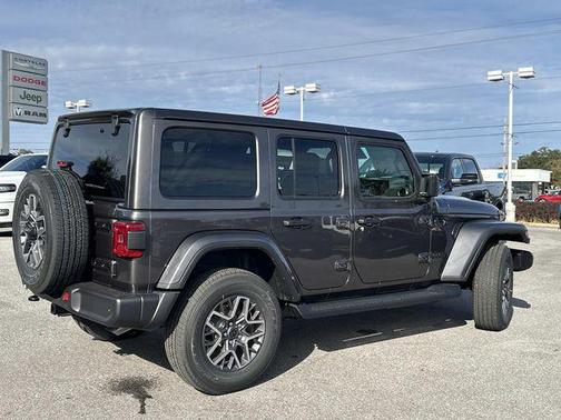 2026 Jeep Wrangler 4-Door Sahara 4x4