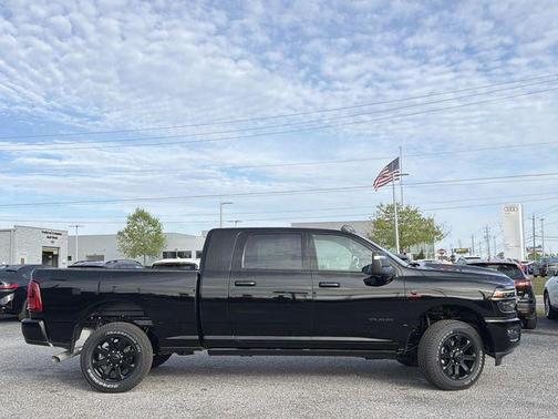 Diamond Black Crystal Pearlcoat 2026 RAM 2500 Laramie Mega Cab 4x4 6'4' Box