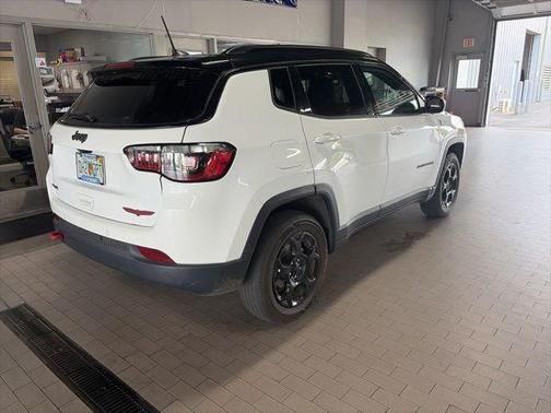 Bright White Clearcoat 2023 Jeep Compass Trailhawk