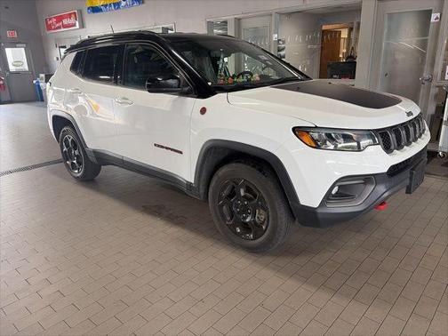 Bright White Clearcoat 2023 Jeep Compass Trailhawk
