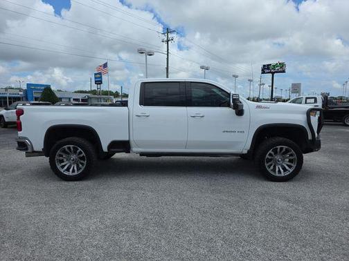 Summit White 2022 Chevrolet Silverado 2500 LTZ