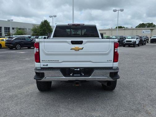 Summit White 2022 Chevrolet Silverado 2500 LTZ
