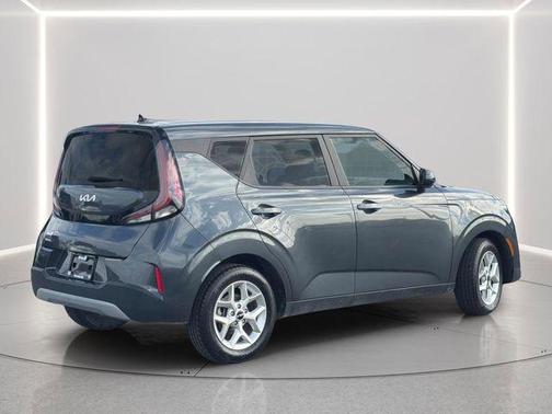 Gravity Gray 2023 Kia Soul LX