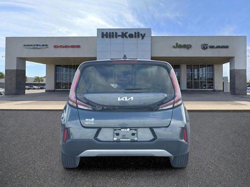 Gravity Gray 2023 Kia Soul LX