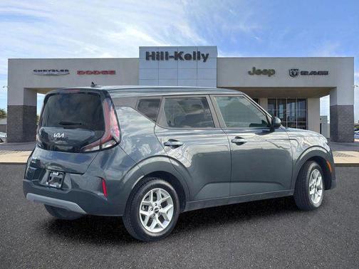 Gravity Gray 2023 Kia Soul LX