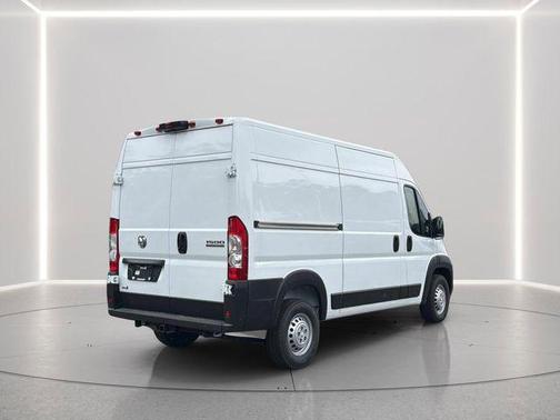 Bright White Clearcoat 2026 RAM ProMaster 1500 Base