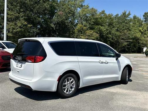 2026 Chrysler Voyager LX