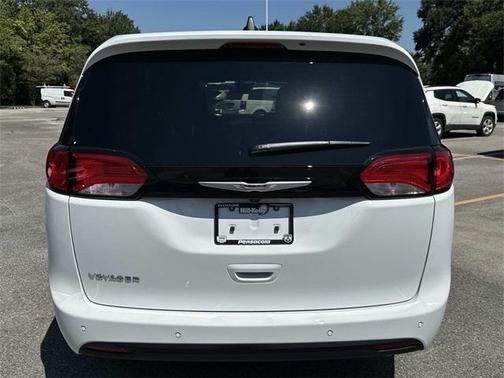 2026 Chrysler Voyager LX