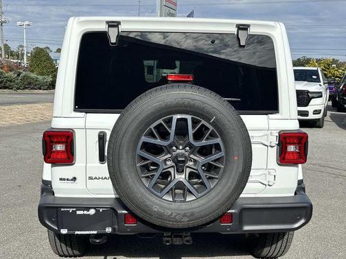 bright white clearcoat 2026 Jeep Wrangler 4-Door Sahara 4x4