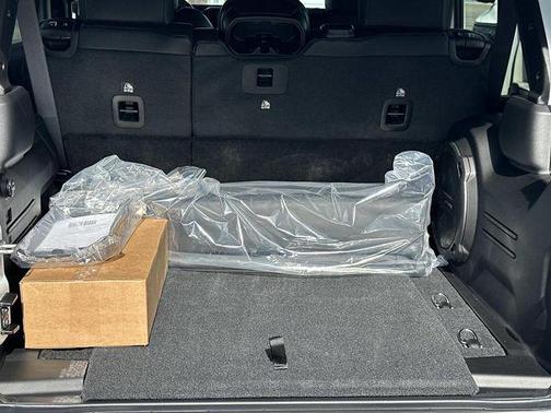 bright white clearcoat 2026 Jeep Wrangler 4-Door Sahara 4x4