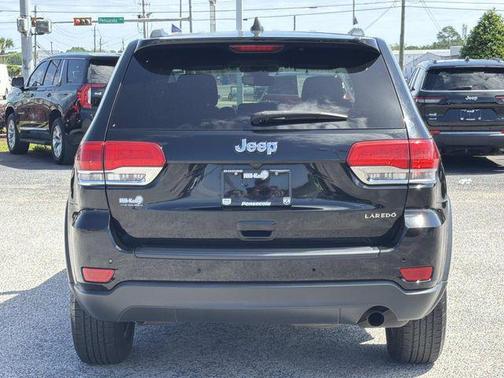 2017 Jeep Grand Cherokee Laredo