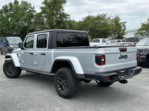 2024 Jeep Gladiator Sport S