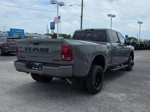 Ceramic Gray Clearcoat 2026 RAM 3500 Laramie Crew Cab 4x4 8' Box