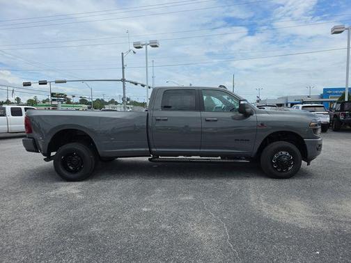 Ceramic Gray Clearcoat 2026 RAM 3500 Laramie Crew Cab 4x4 8' Box
