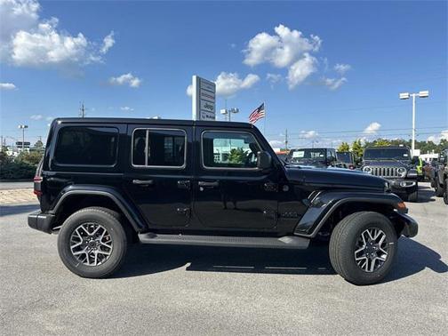 2025 Jeep Wrangler 4-Door Sahara 4x4