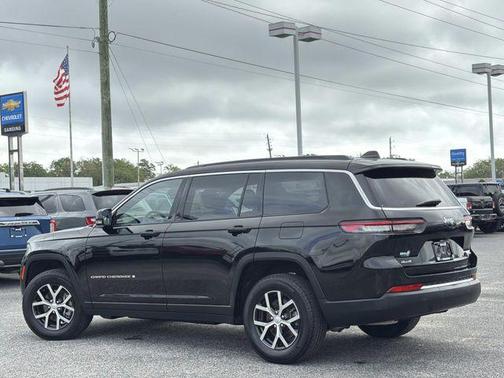 Diamond Black Crystal Pearlcoat 2025 Jeep Grand Cherokee L Limited