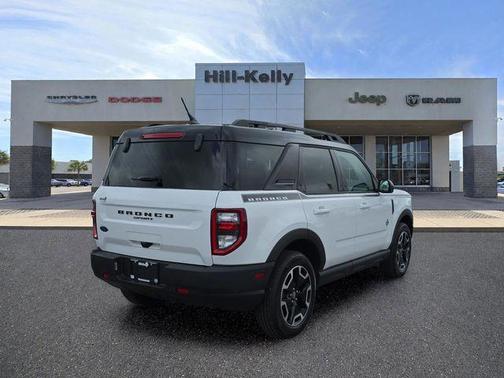 Oxford White 2024 Ford Bronco Sport Outer Banks